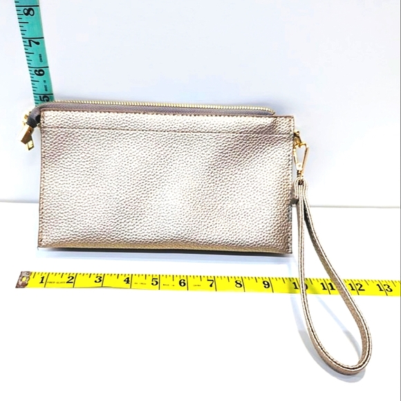 Metallic Wristlet or Crossbody Bag - Picture 3 of 8